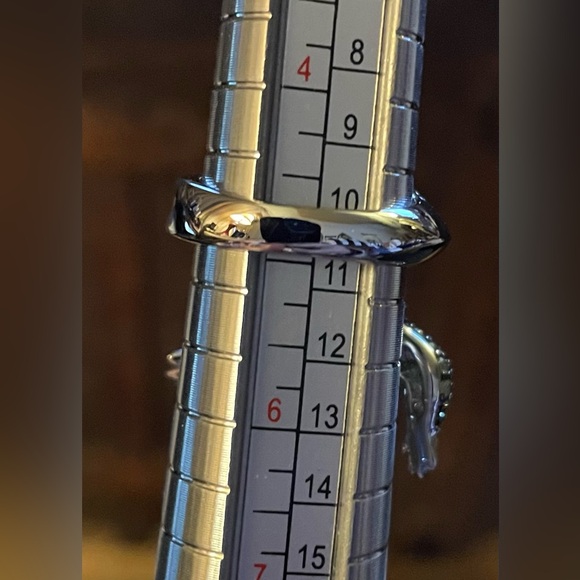 Alligator Ring in Silver with Stones Size 5 NWOT - Picture 7 of 8